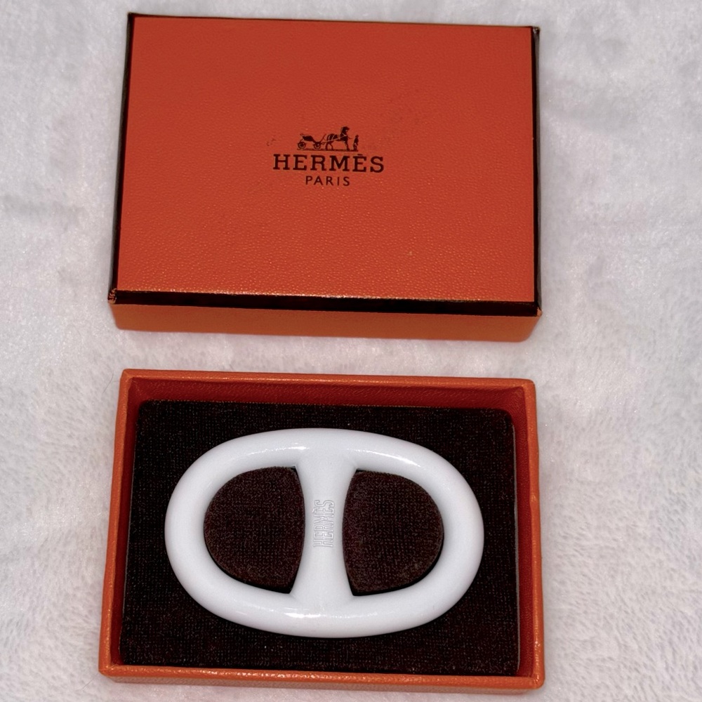 Hermes White Enamel Chaine d’Ancre Scarf 90 Ring with Box (Excellent Condition)
